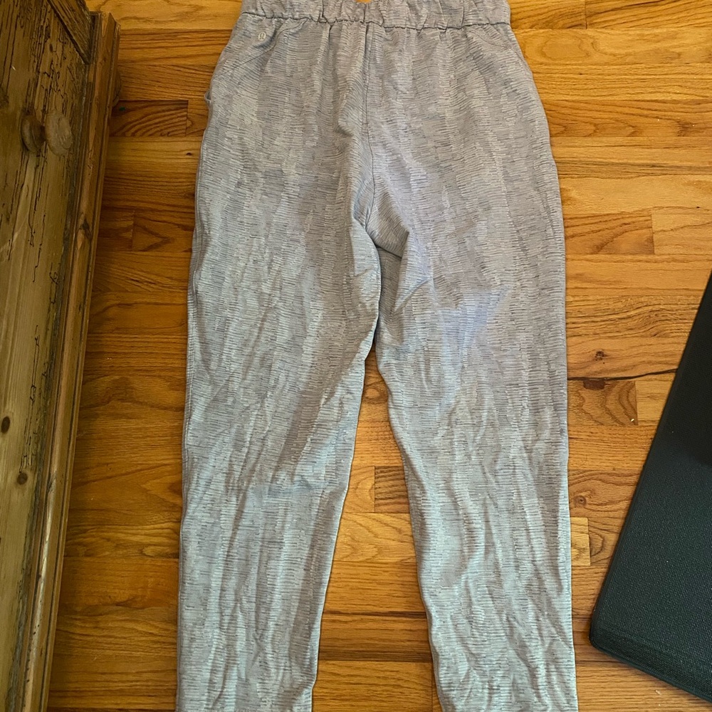 Lululemon EUC Keep Moving Pant 7/8 High-Rise 10 - Picture 3 of 6